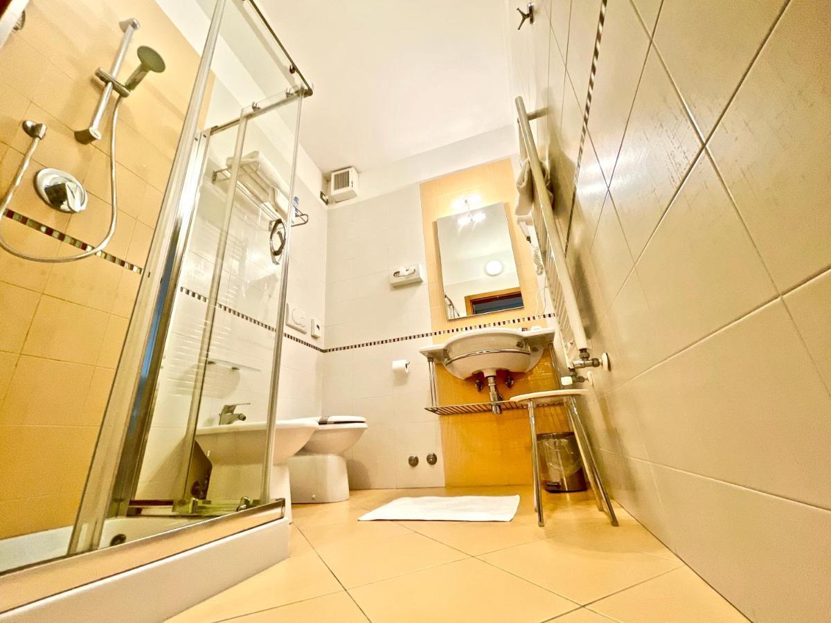 Hotel Vivit ***S Mestre Bagian luar foto