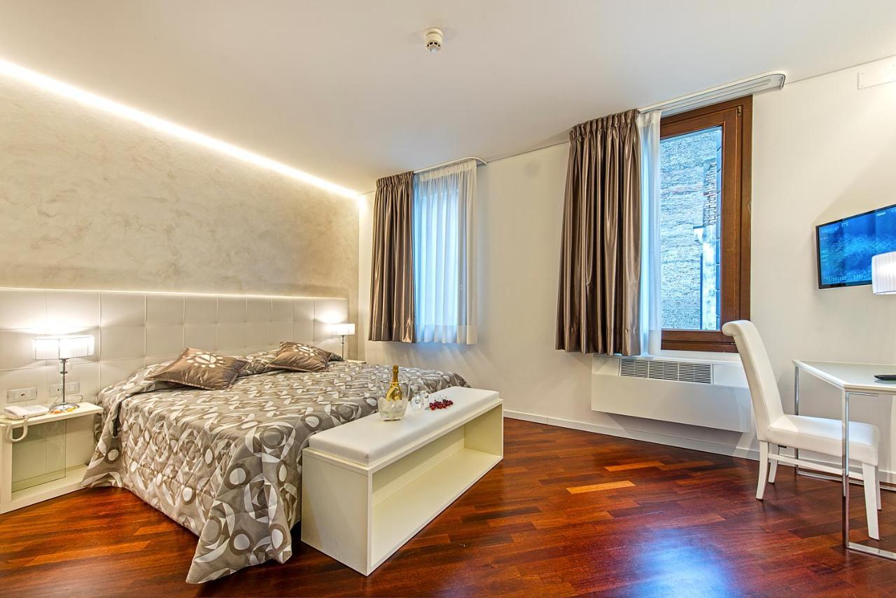 Hotel Vivit ***S Mestre Bagian luar foto