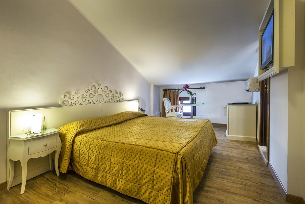 Hotel Vivit ***S Mestre Bagian luar foto